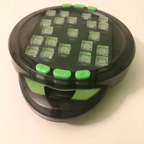 Brainbolt Brain  Teaser Light Up Memory Game by Educational Insight - Picture 4 of 10